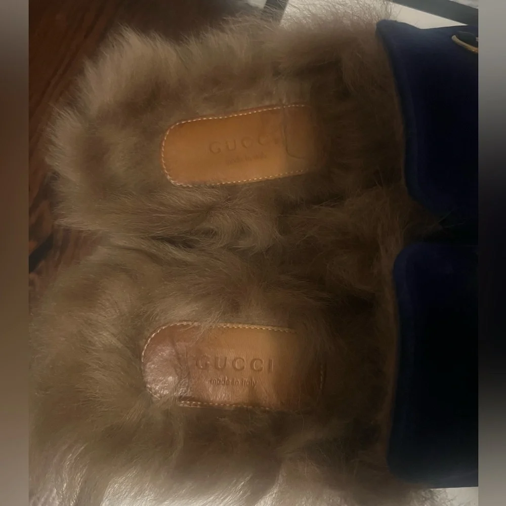 Gucci Princetown velvet mules with fur lining. Size 9 in cobalt blue. With box. - Picture 5 of 10